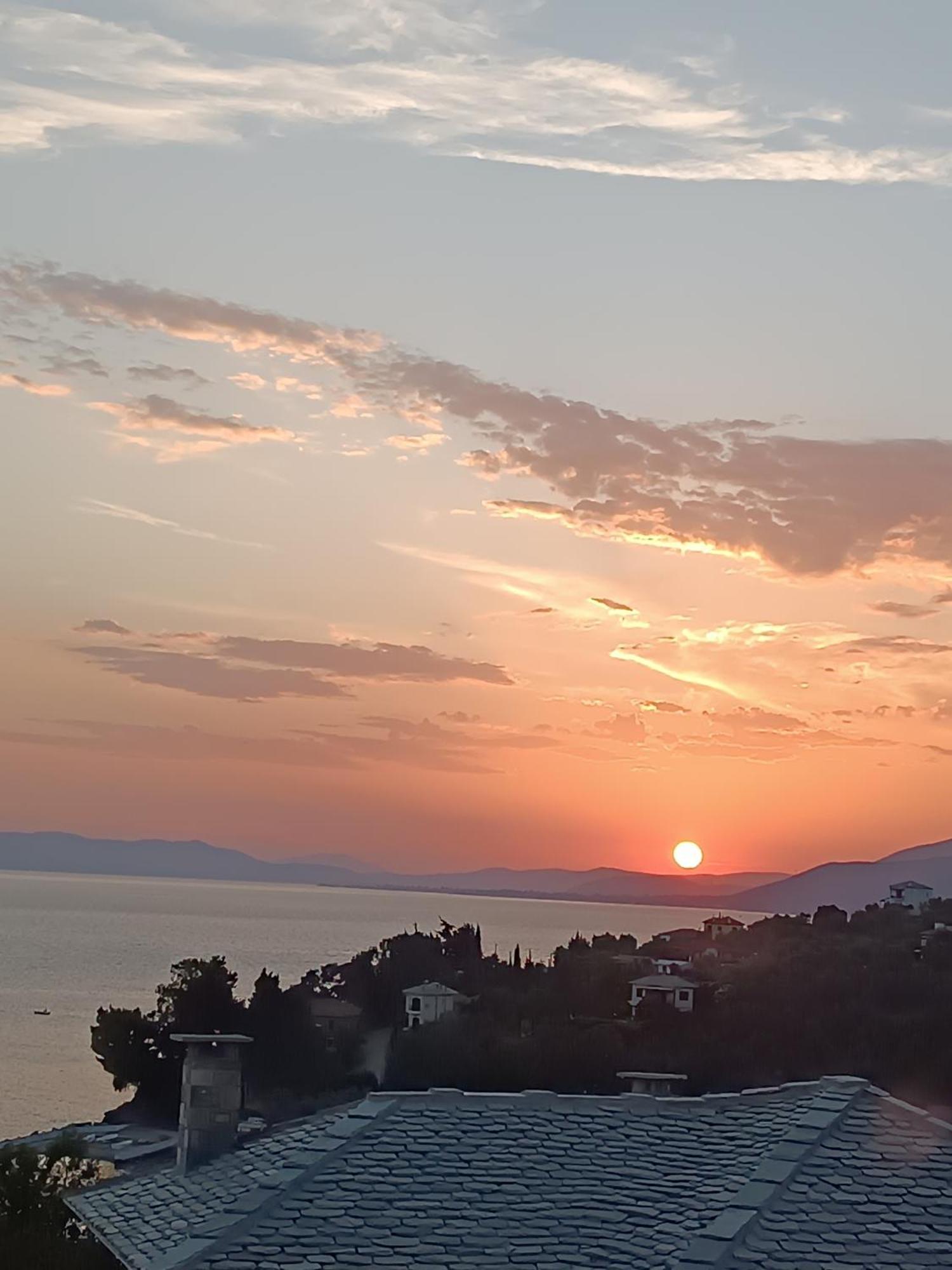 Mesonisi Με Υπέροχη Θέα Στον Παγασητικό!! Villa Áfissos Eksteriør bilde