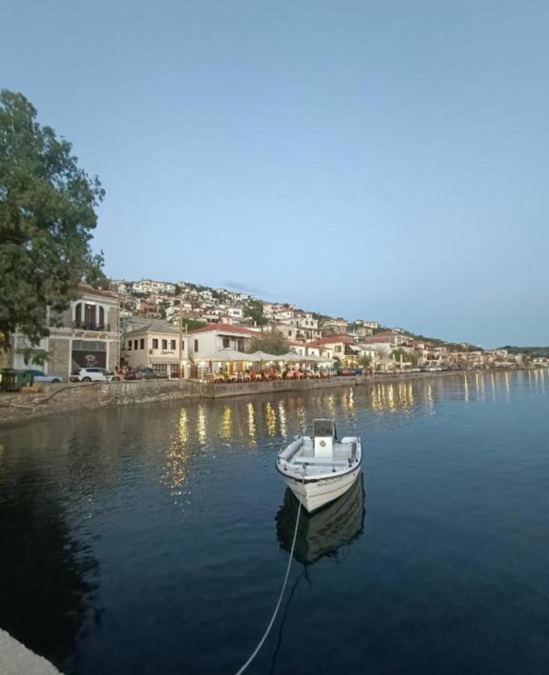 Mesonisi Με Υπέροχη Θέα Στον Παγασητικό!! Villa Áfissos Eksteriør bilde